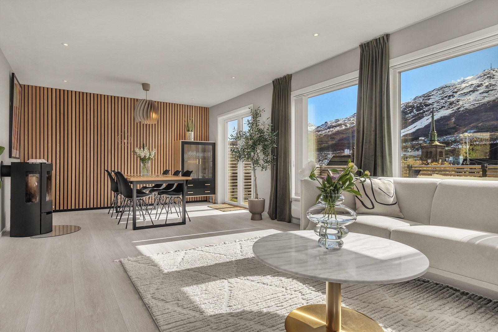 Delikate fargevalg kombinert med spilevegg Galleribilde