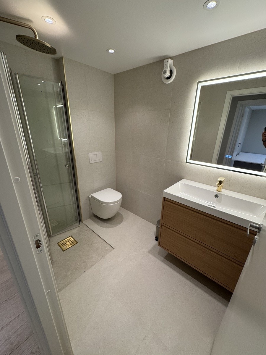 Bathroom shelf Galleribilde
