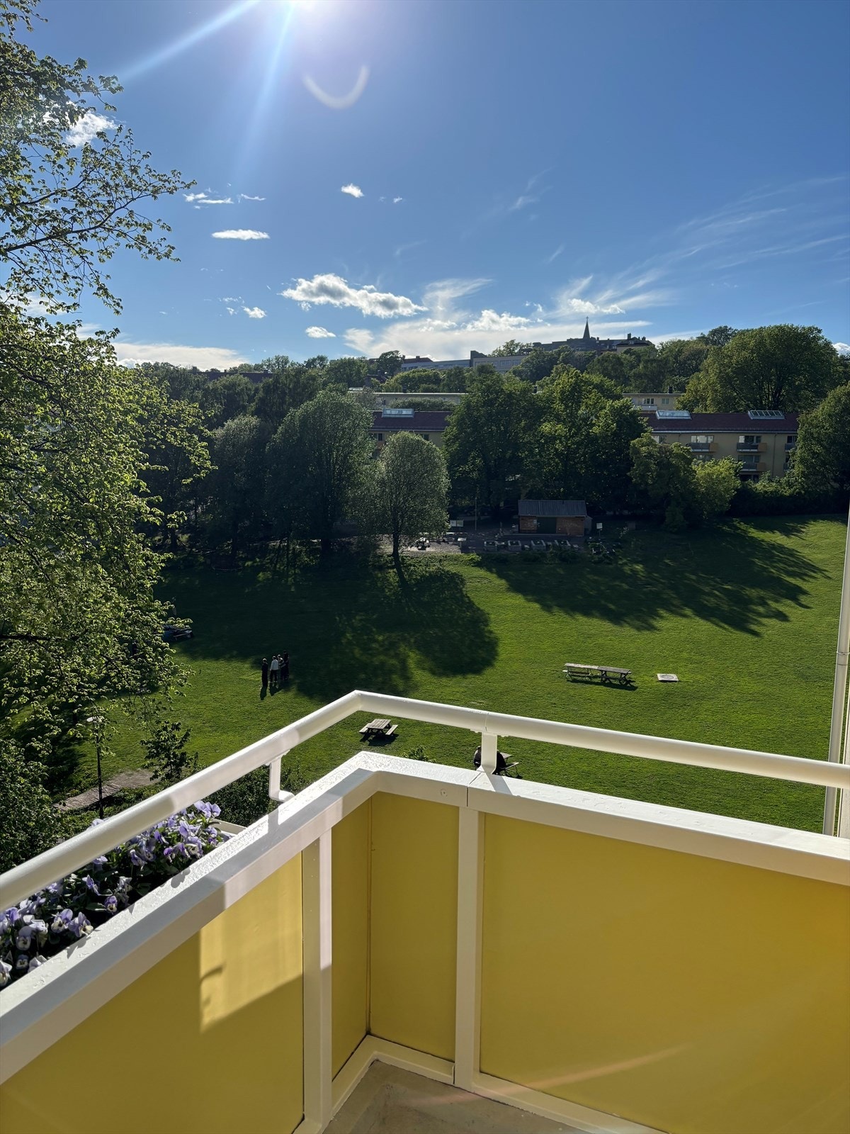Privat foto tatt på en sommerdag i mai. Galleribilde
