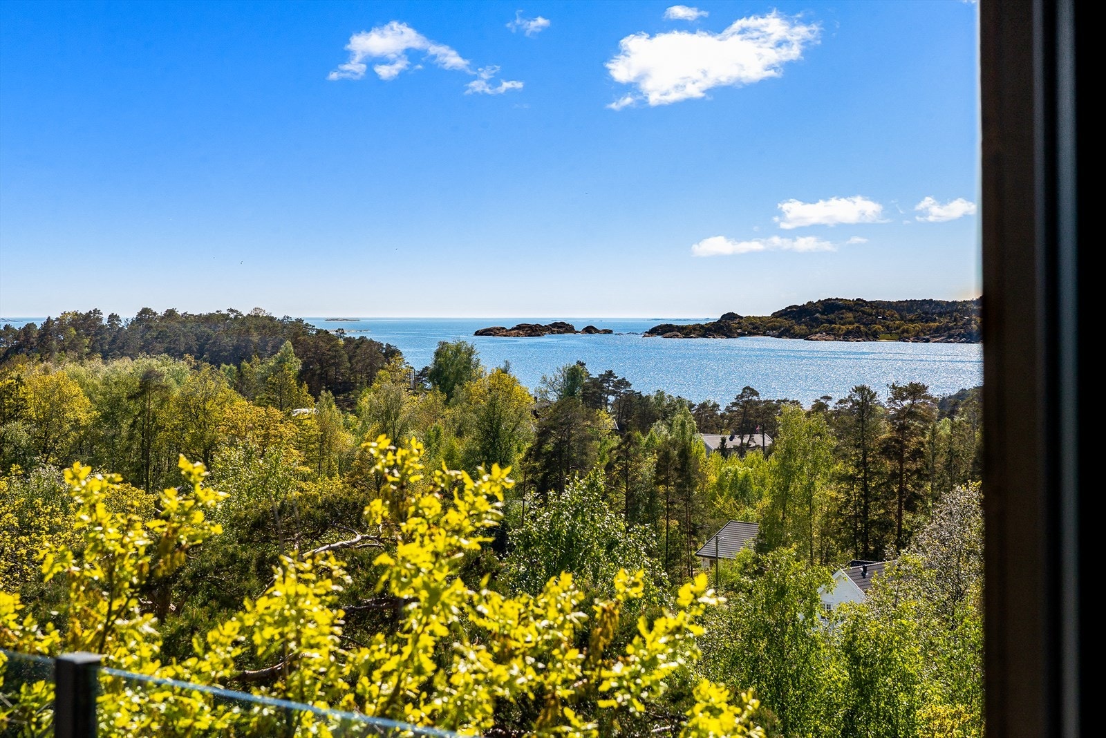 Her kan du følge med på båtlivet i fjorden. Galleribilde
