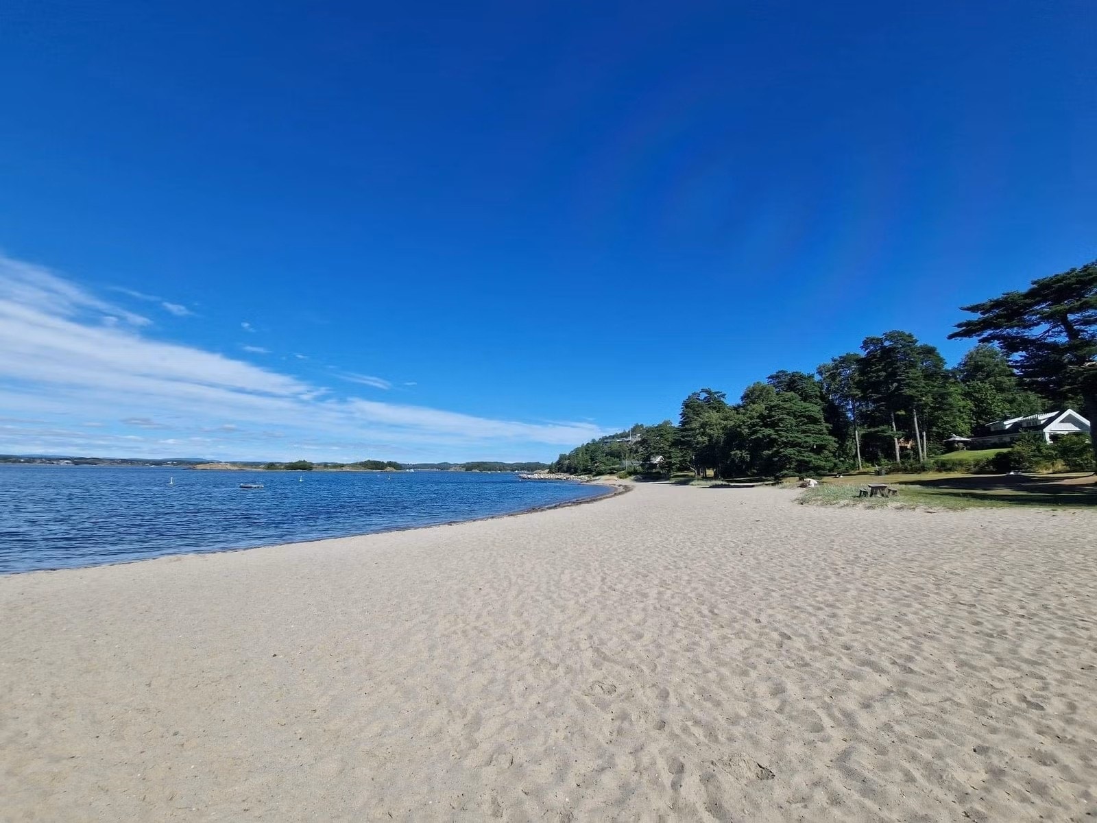 Selgers egne bilder; Fra Vøra badestrand Galleribilde