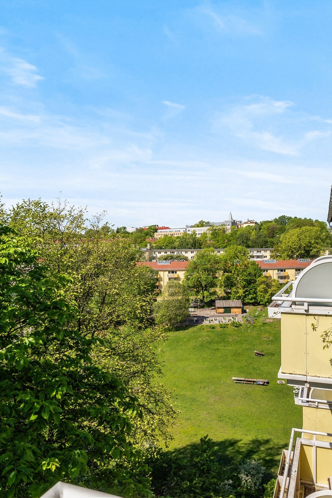 Her bor du høyt og fritt med frodig utsyn mot idylliske Ilaparken. Galleribilde