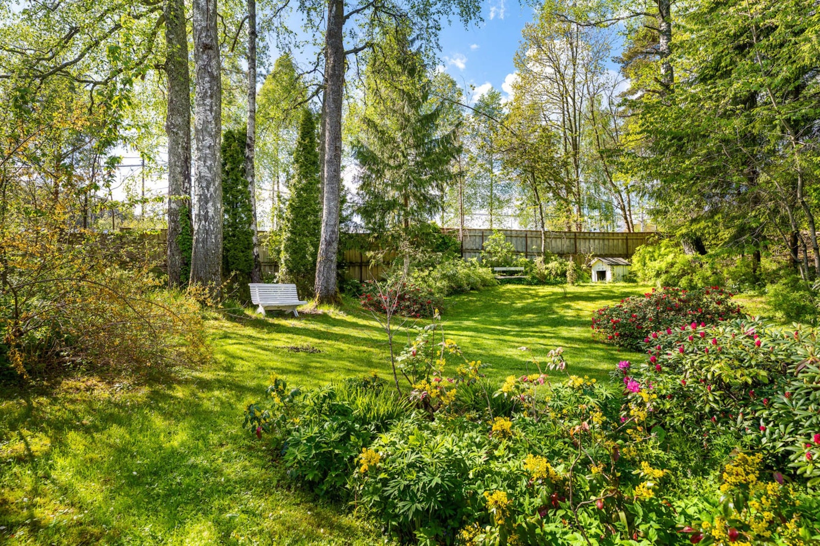 Opplev den perfekte kombinasjonen av privatliv, natur og rekreasjon i vakre omgivelser. Galleribilde