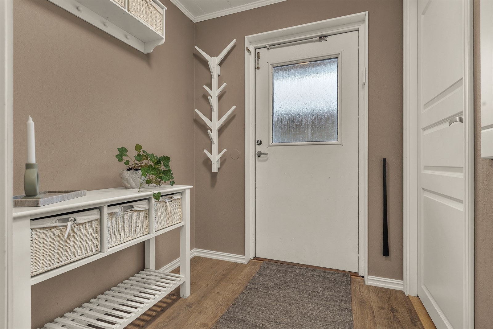 Velkommen inn - Entré med god plass for oppheng Galleribilde