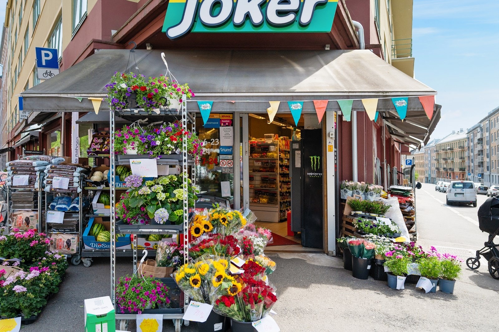Flere dagligvarebutikker i umiddelbar nærhet. Galleribilde