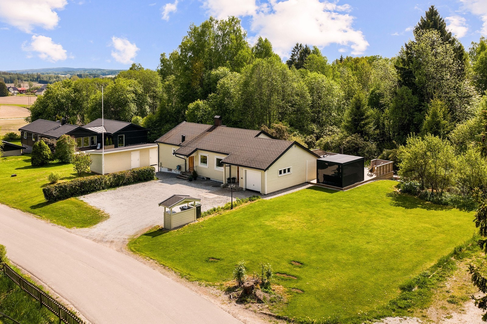 Nordvik Ski og Ås v/Håkon S. Andresen ønsker velkommen til Bjastadveien 15! Foto: Fotoetcetera. Galleribilde