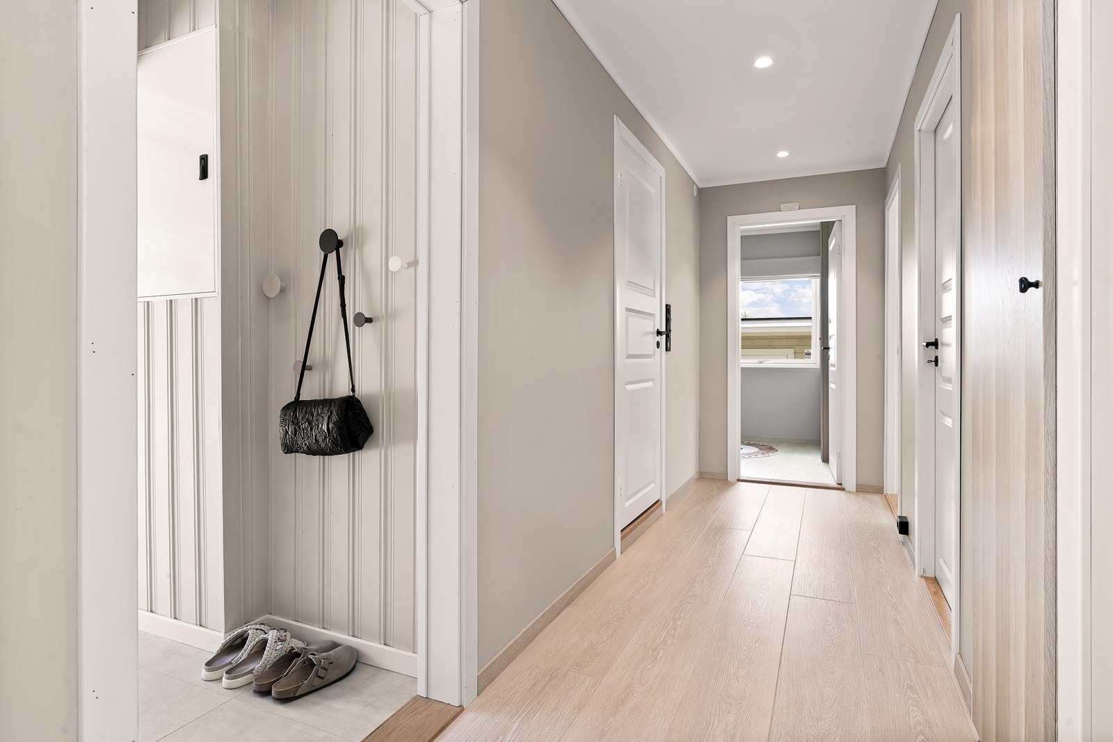 Soveromsfløyen består av 3 soverom, bad og entré. Galleribilde