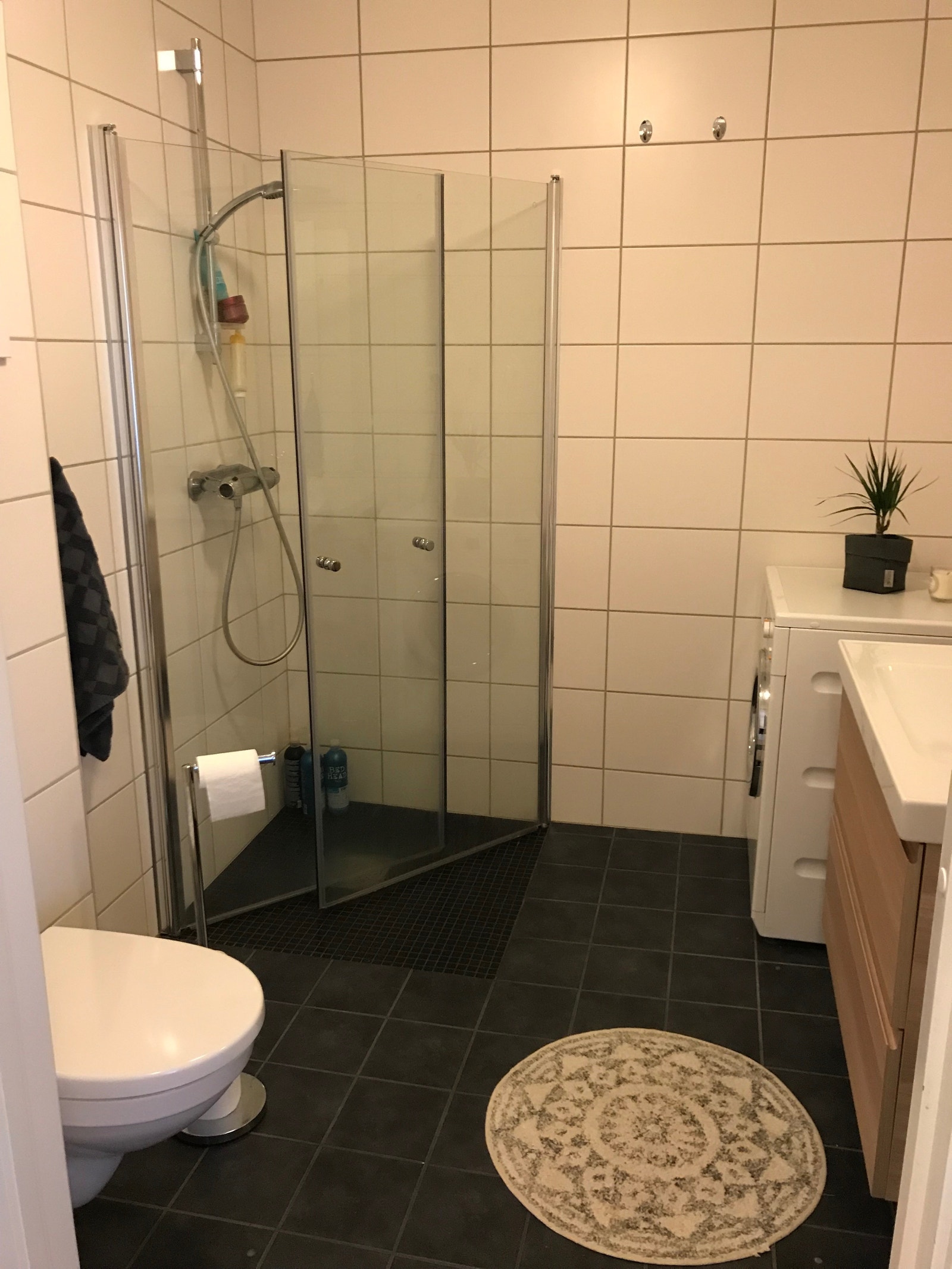 Fint bad med varmekabler i gulv. Galleribilde