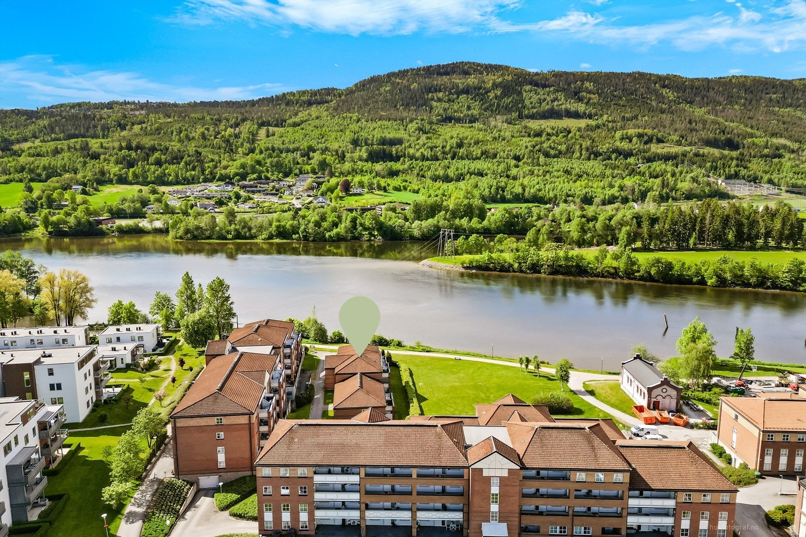 Beliggenhet ved Drammenselva med flotte sykkel- og spaserveier rett utenfor døren.
Foto: Haiman Askari Galleribilde