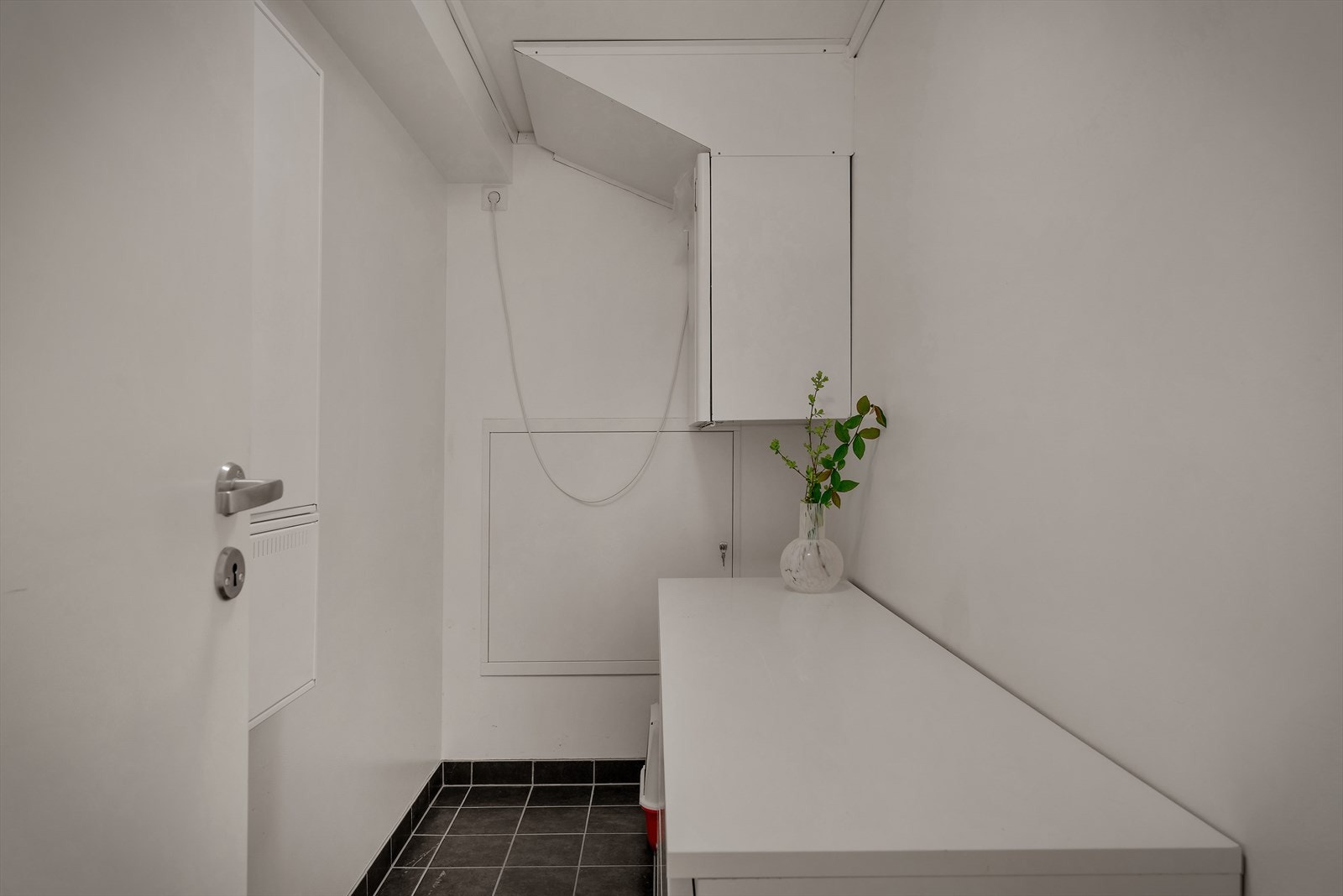 - Innvendig bod på 3,6m² - gull verdt for ekstra oppbevaring - Galleribilde