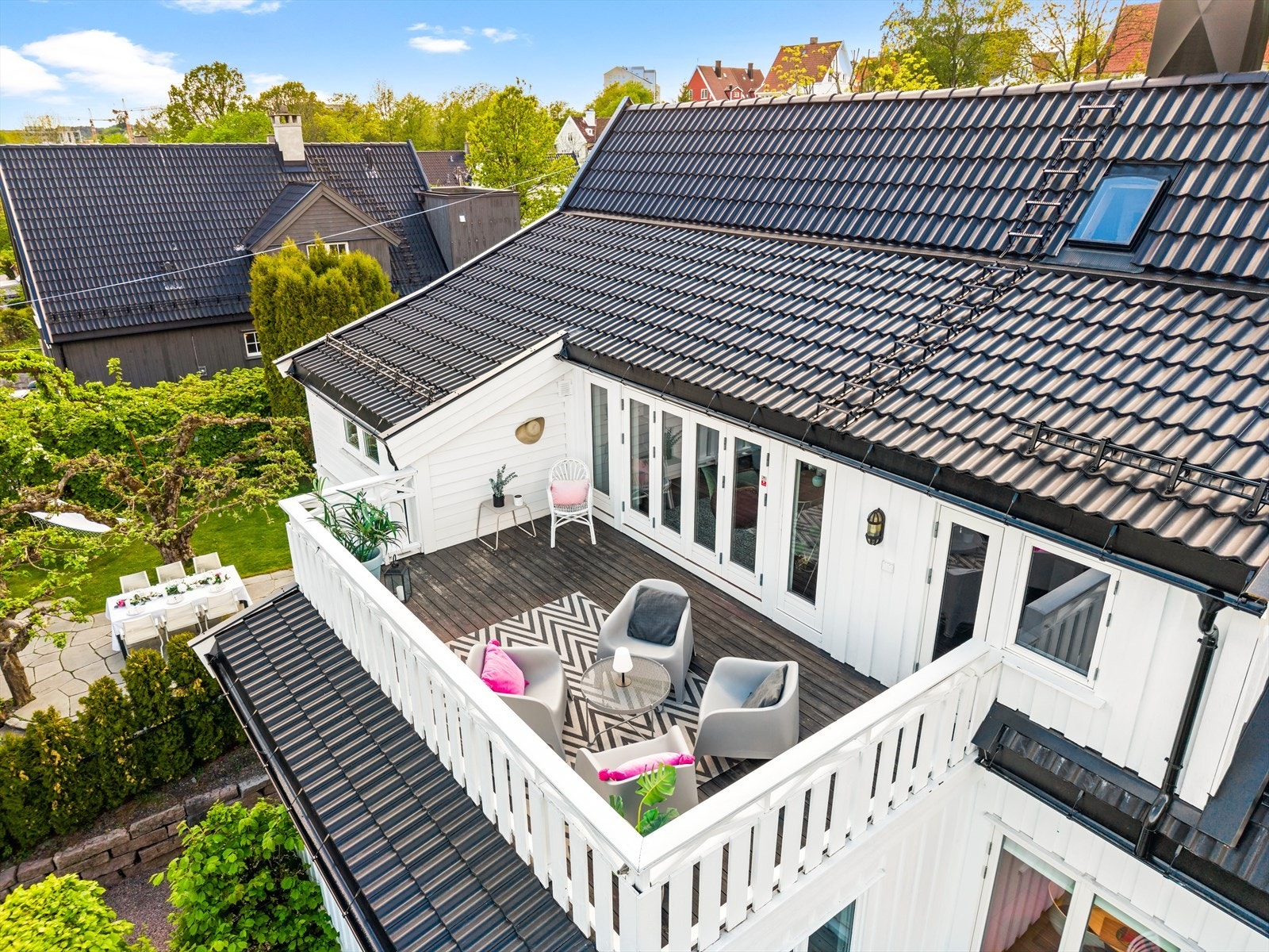Utvendig tak på boligen er skiftet i 2025/2026. Galleribilde