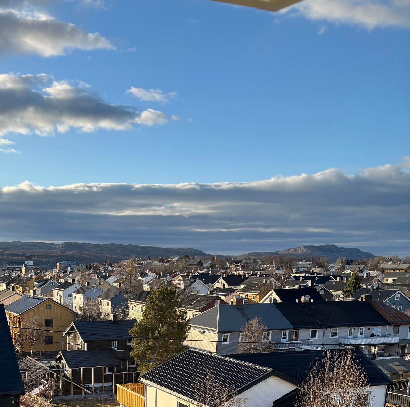 Utsikten fra boligen er det ikke noe å si på. Galleribilde