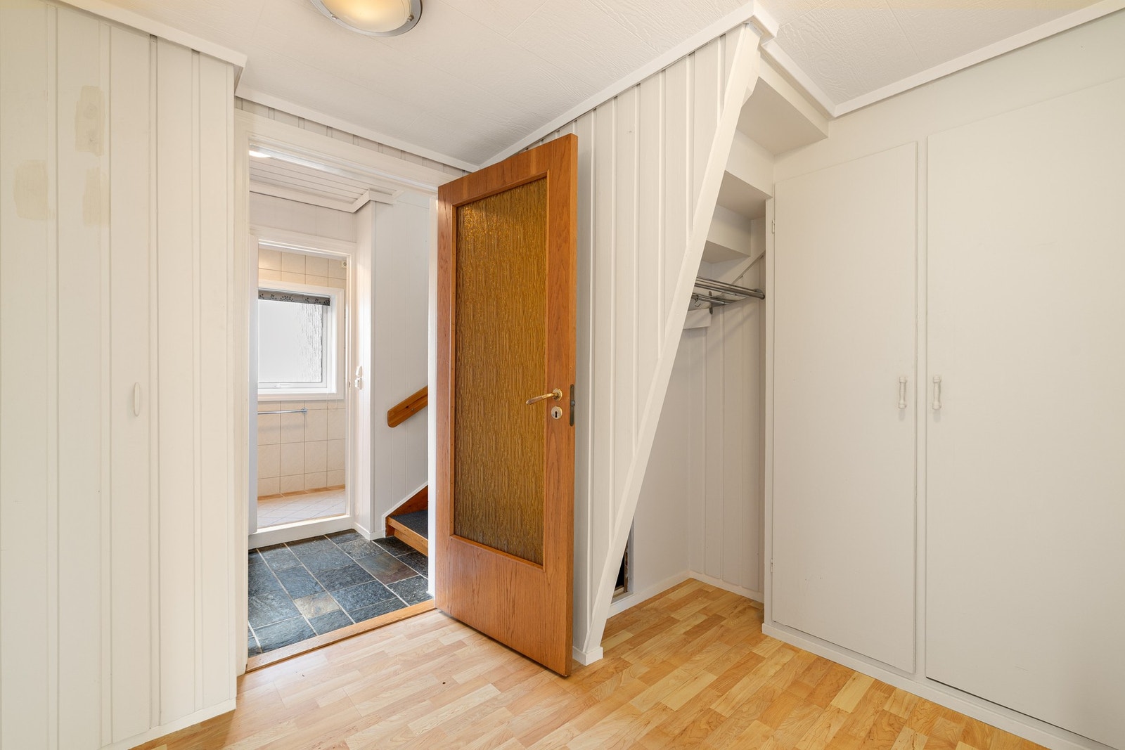 Hall med garderobeskap Galleribilde