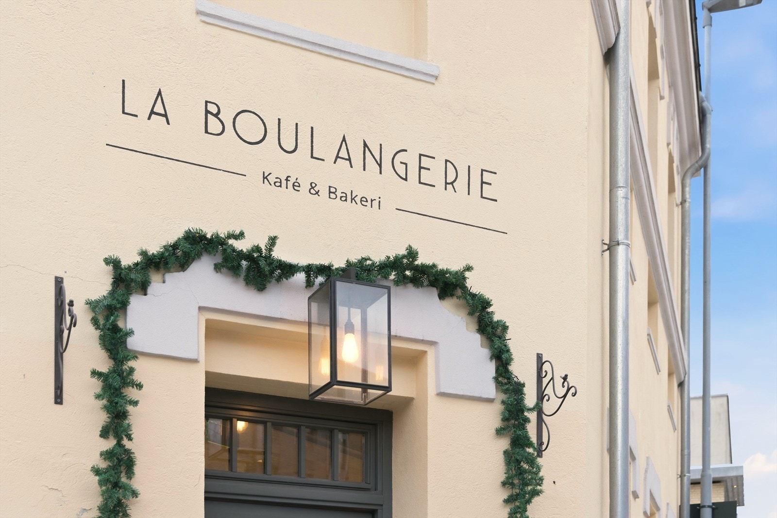 Over elva finner du også det franske bakeriet LaBoulangerie Galleribilde