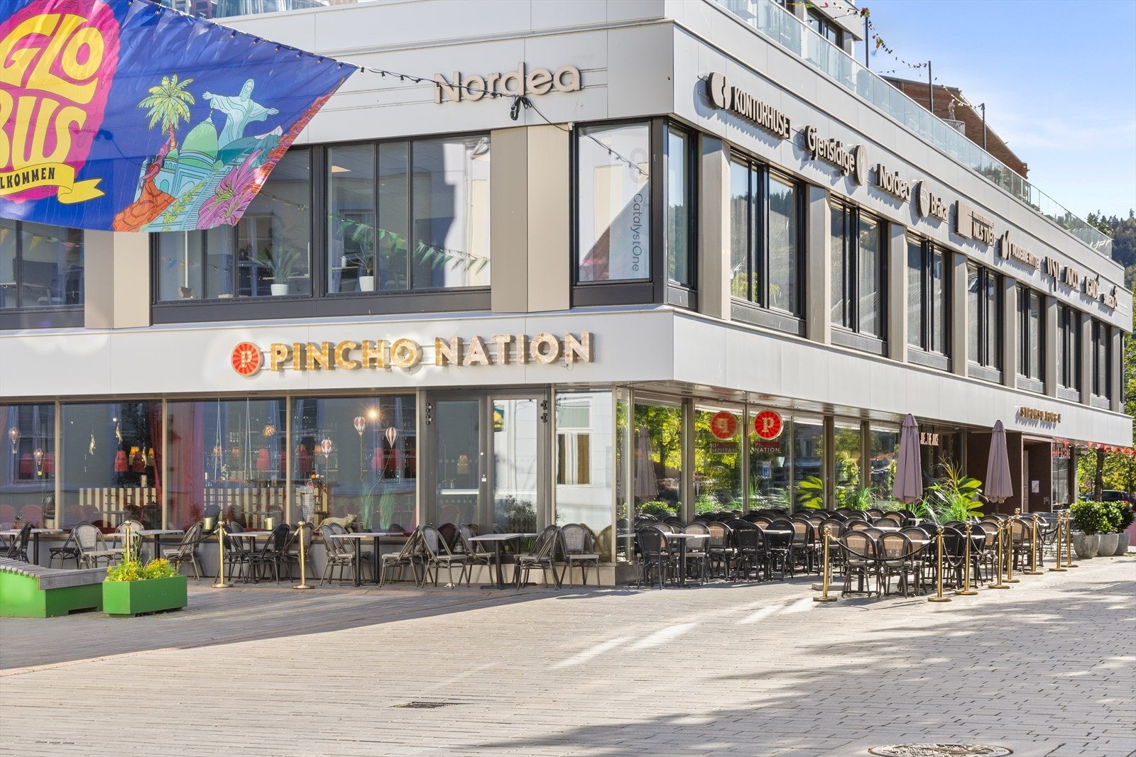 Nærhet til Strømsø Torg med flere ulike restauranter og servicetilbud Galleribilde