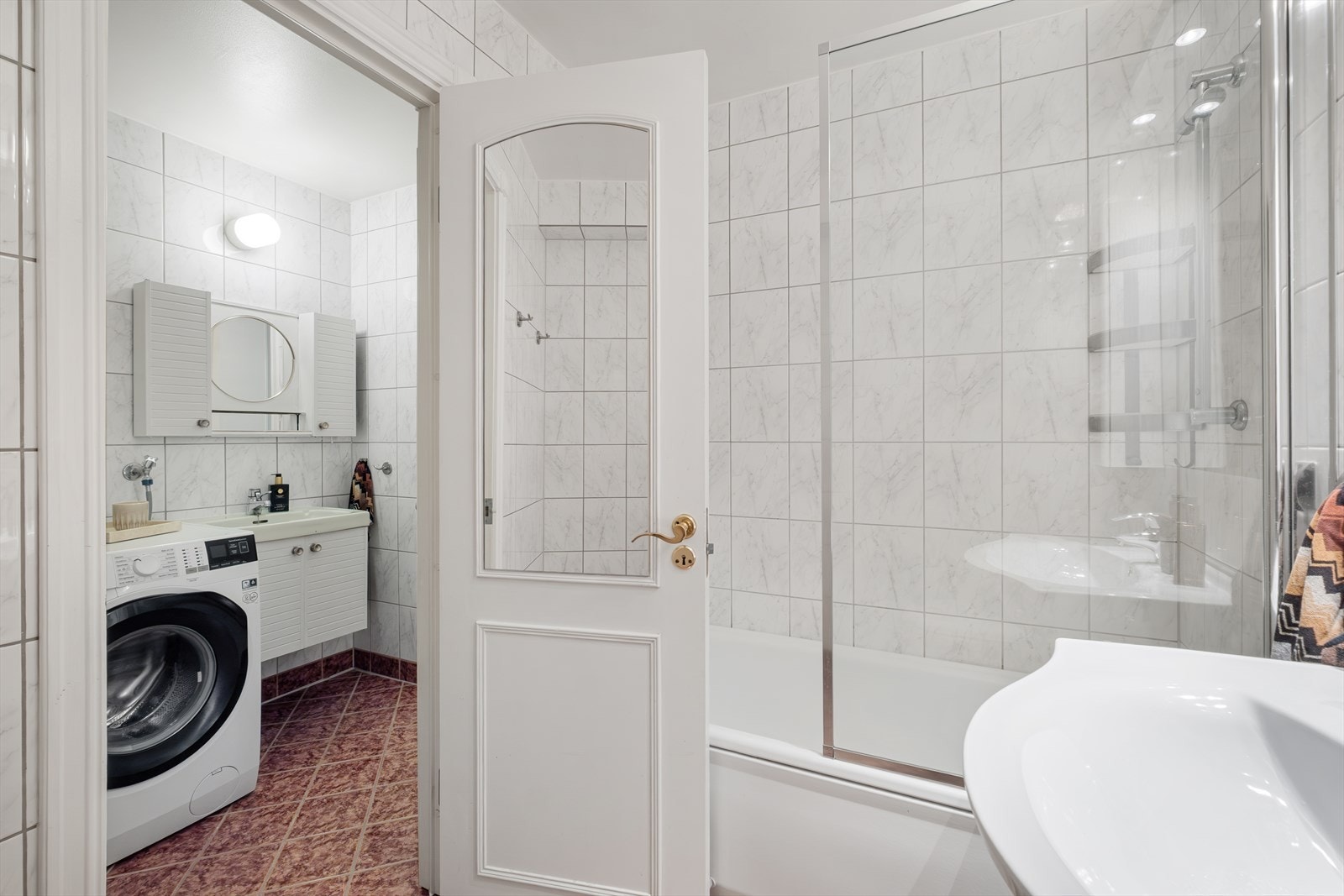 Badekar med dusjvegg. Galleribilde
