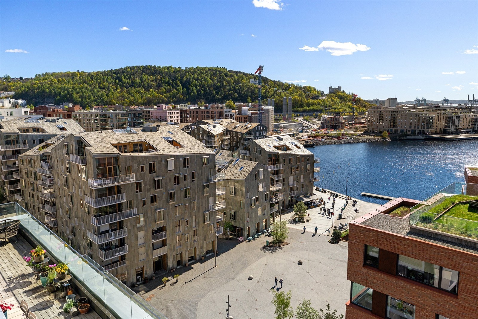 Utsikt over Sørenga og Ekebergåsen. Galleribilde
