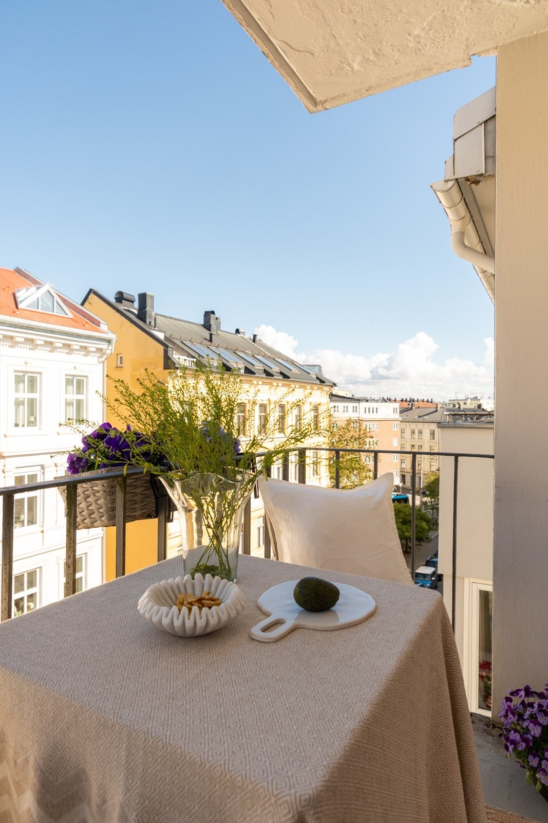 Østvendt balkong på 3 kvm med morgensol. Galleribilde