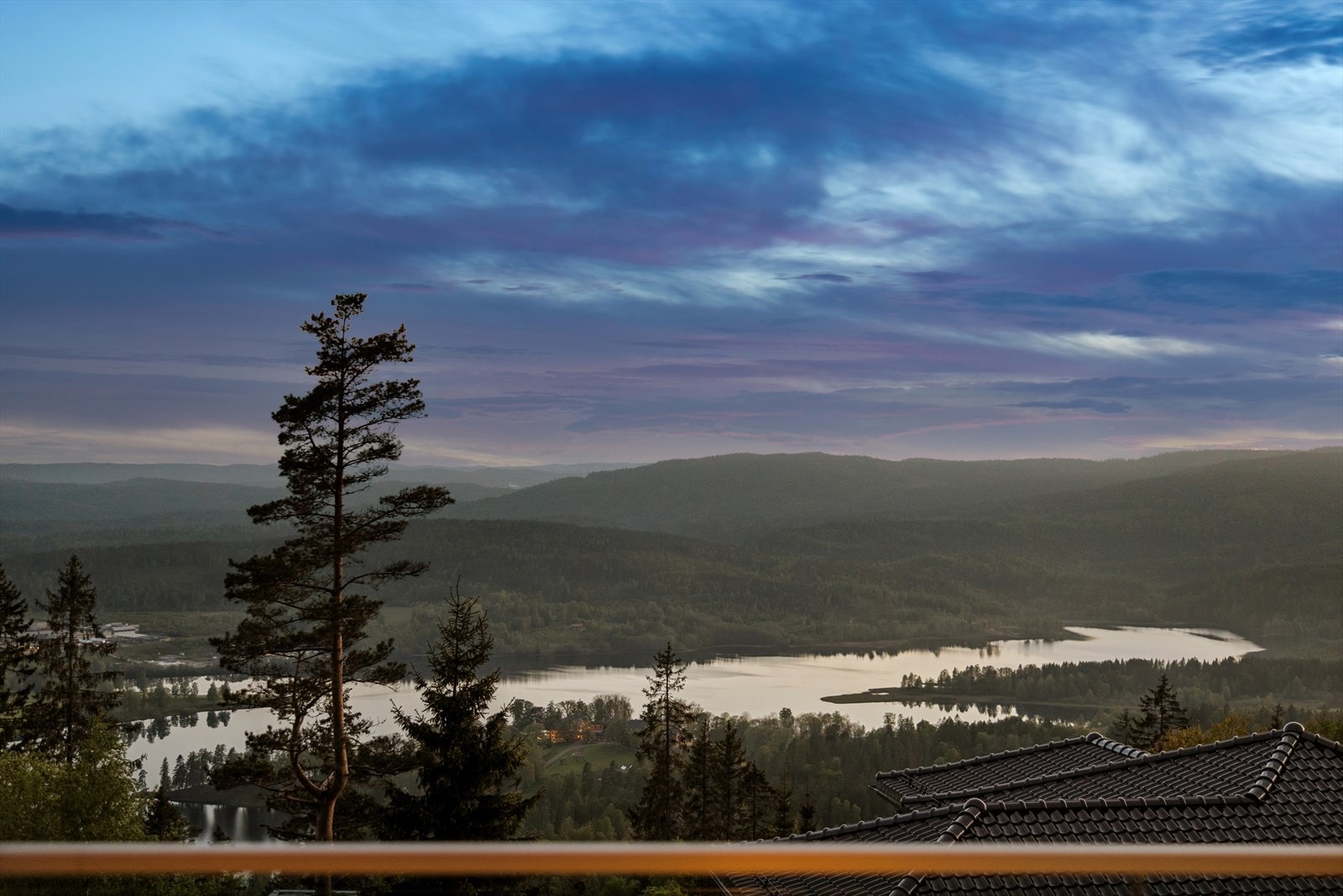 Nyt sene solnedganger. Solen går ned ca. 23:00 på sommeren. Galleribilde