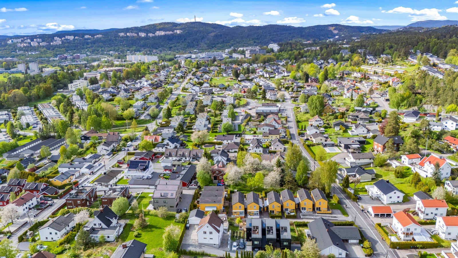 Kort vei til marka med flotte tur- og rekreasjonsmuligheter året rundt. Galleribilde