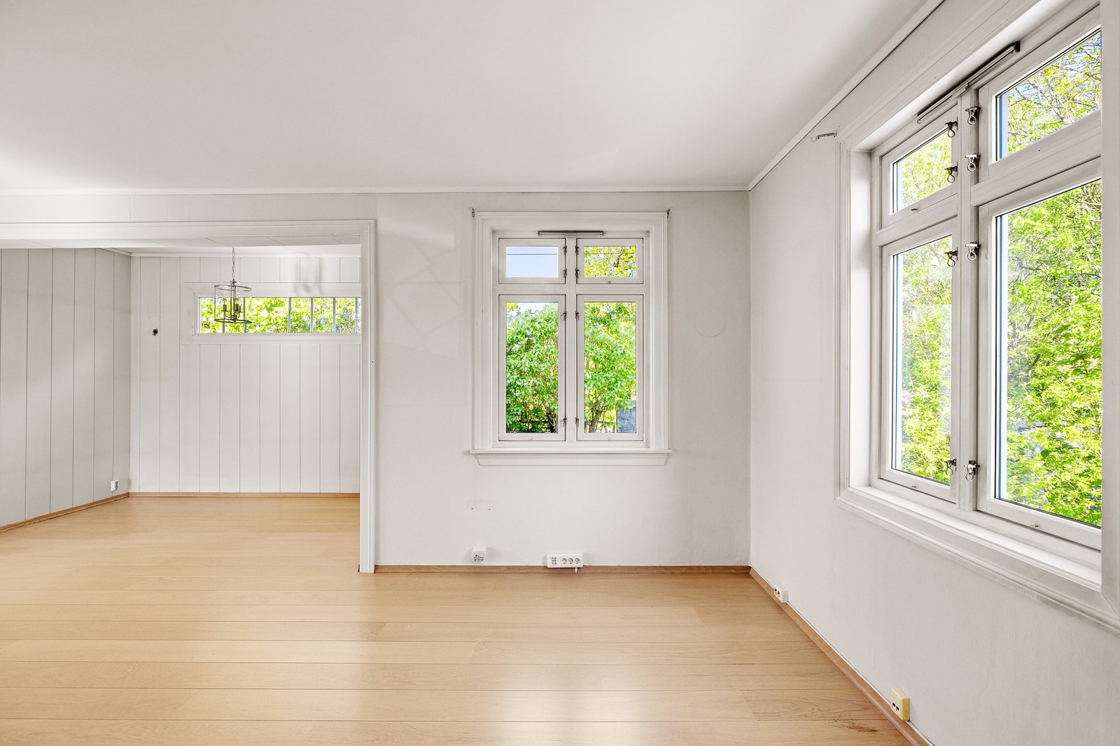 Alle vinduene i 1. og 2. etasje var har isolerglass fra 2001, 2003, 2004 og 2017. Galleribilde
