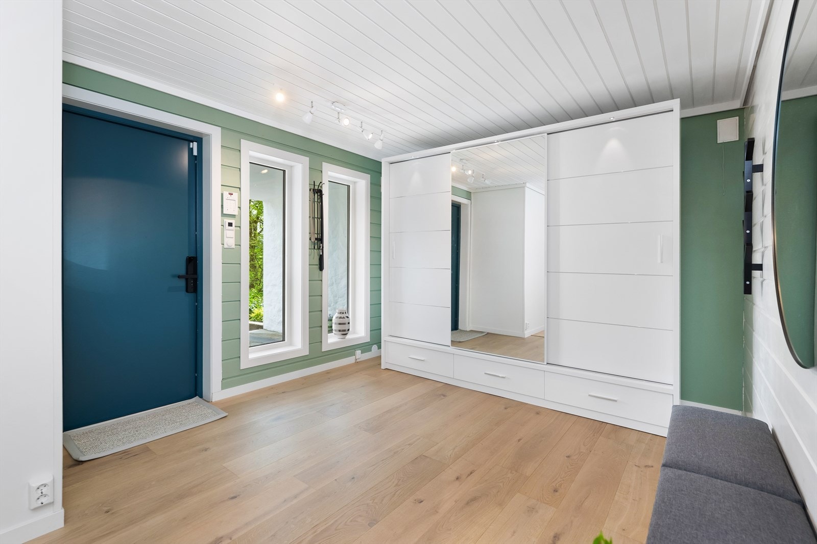 Velkommen inn. Varme i gulv ved entré Galleribilde