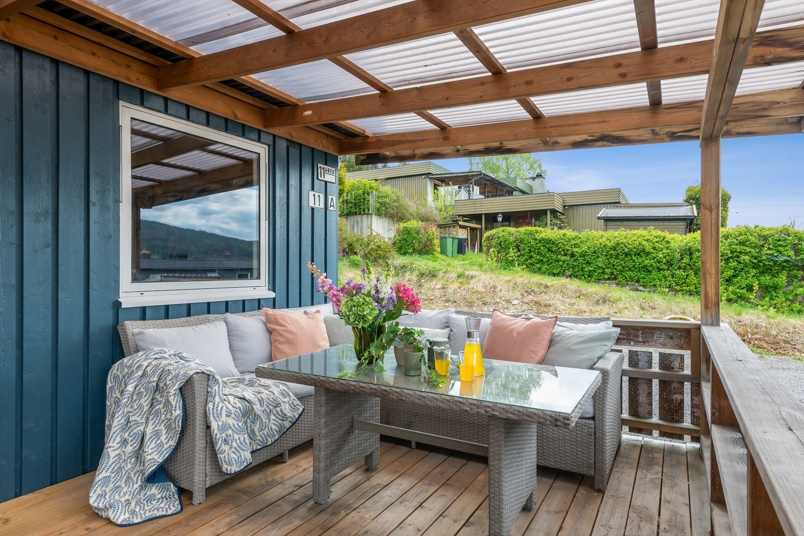 Med utgang fra spisestuen finner du en solrik terrasse på hele 22 kvm. Galleribilde
