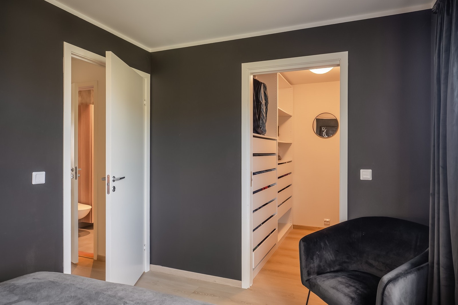 Hovedsoverommet har eget walk-in closet. Galleribilde