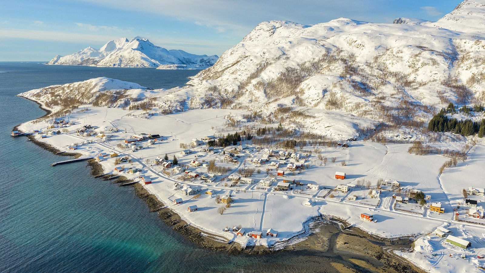Hytten ligger for seg selv helt øverst. Galleribilde
