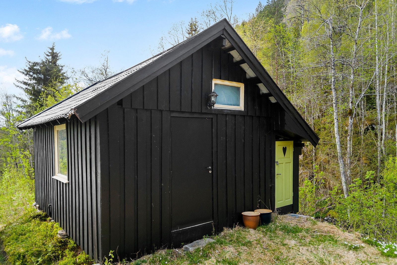 Uthus/lager Galleribilde