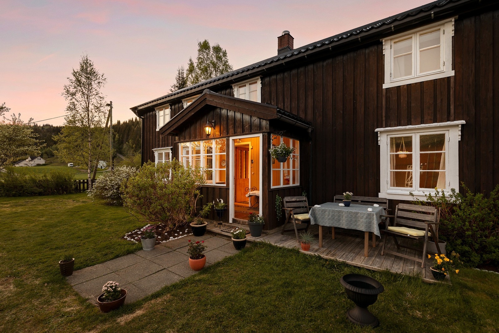 Fasade - Inngang hoveddel. Galleribilde