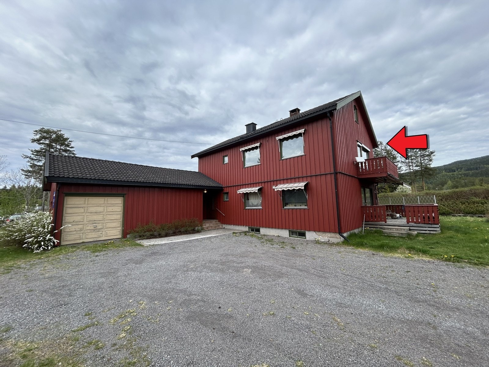 Tina Ulseth Myrvang i EiendomsMegler1 ønsker velkommen til Harestumoen 14, snr. 2 som er en 4-roms leilighet i 2. etasje med loft Galleribilde