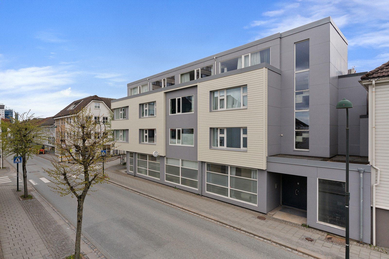 Velkommen til Løkkeveien 54, leil. H0302, presentert av Jonas Le, Aktiv Eiendomsmegling Jæren. Foto Hanne T. Karlsen. Galleribilde