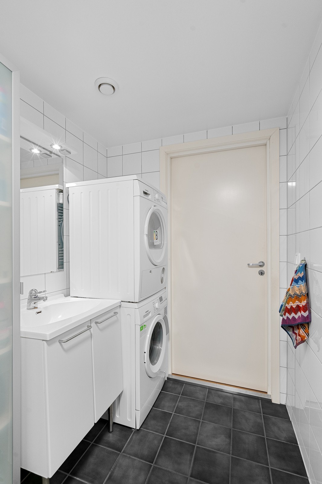 Det er tilrettelagt for vaskemaskin. Galleribilde