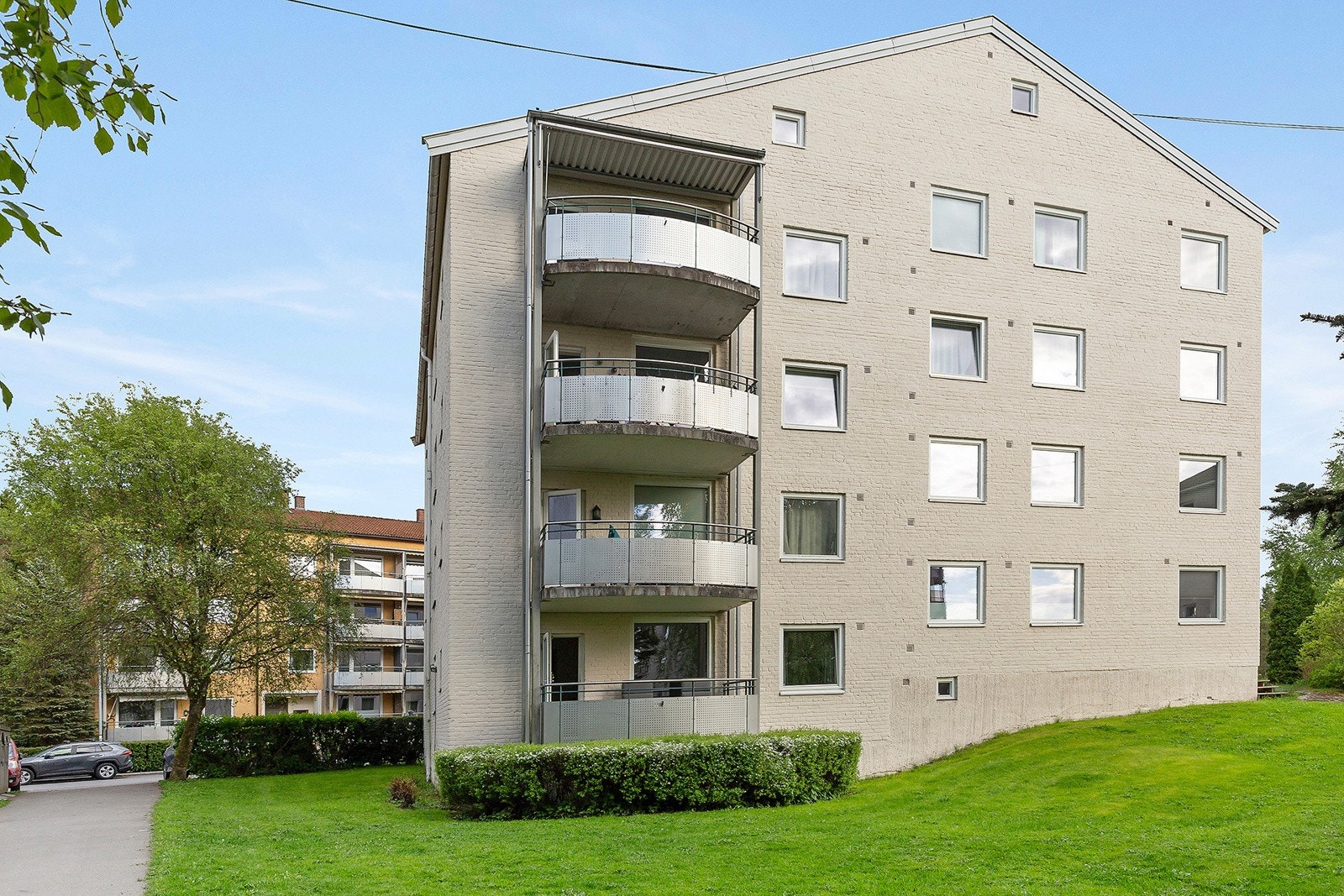 Flotte grøntarealer rundt blokken Galleribilde