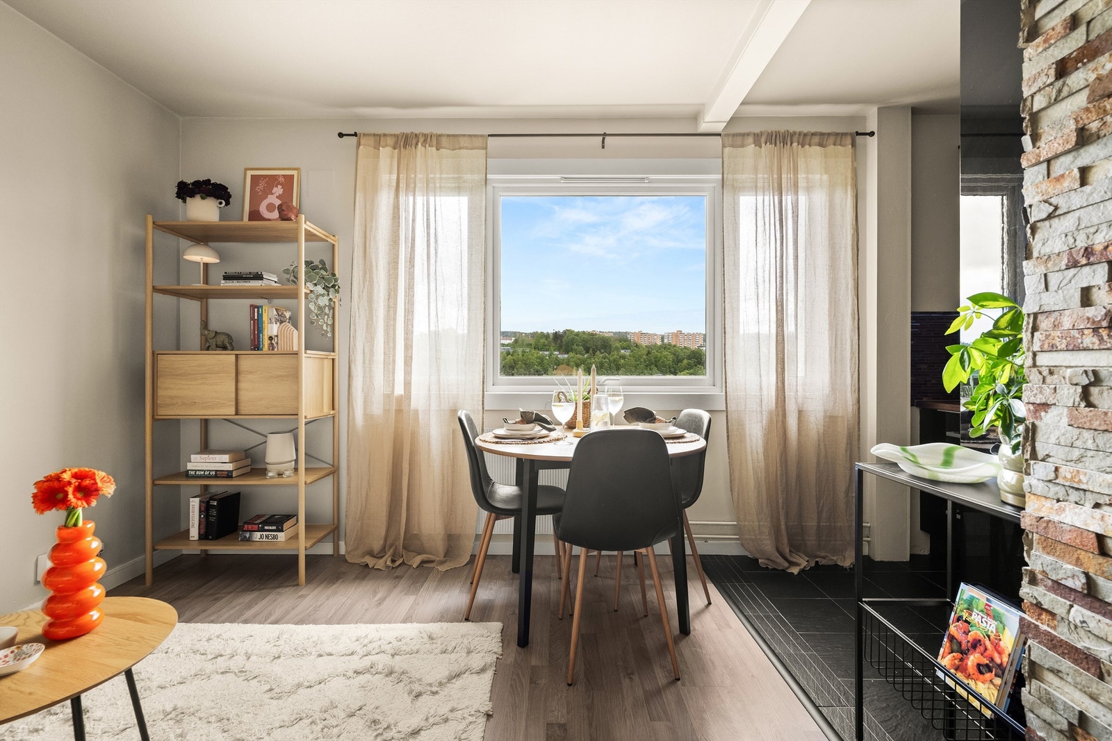 En innbydende og stilren andelsleilighet med smart og arealeffektiv planløsning. Galleribilde