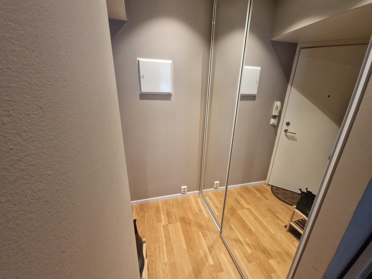 Gang, med skyvedørsgarderobe Galleribilde