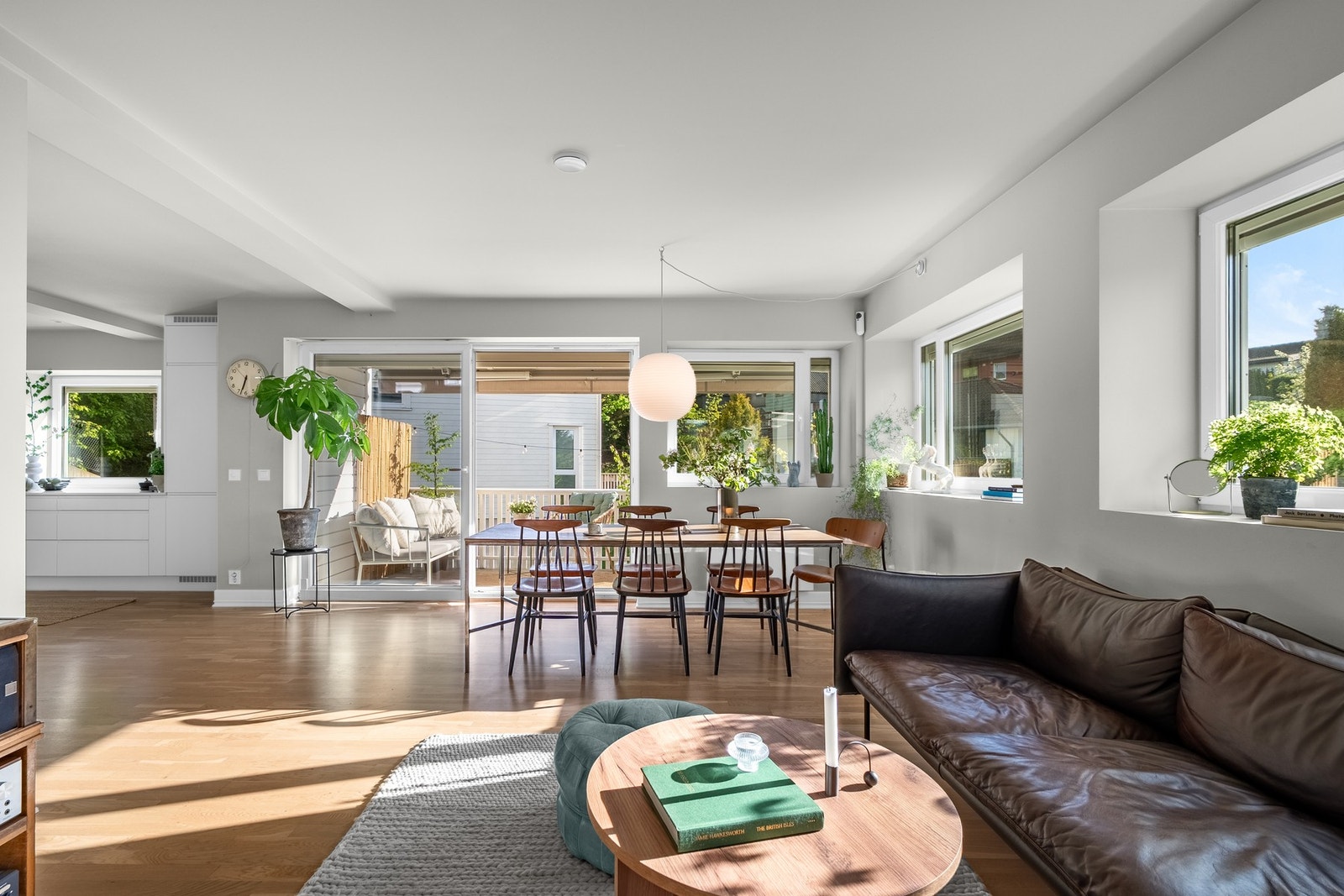 En sjelden mulighet og en av få boliger i området med byggeår 2018 og moderne standard! Galleribilde