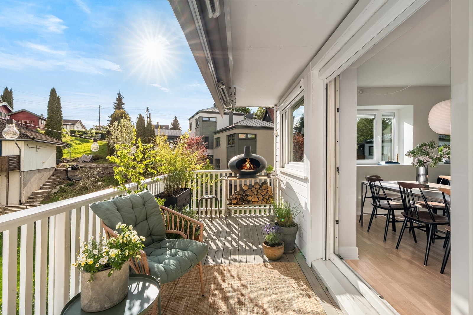 Videre utgang til overbygd veranda på 11 m² med topp solforhold Galleribilde