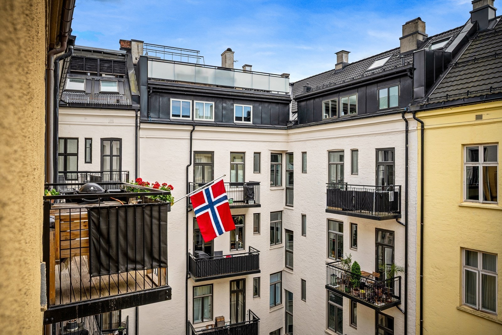 Beliggende høyt og fritt med gode lysforhold. Galleribilde