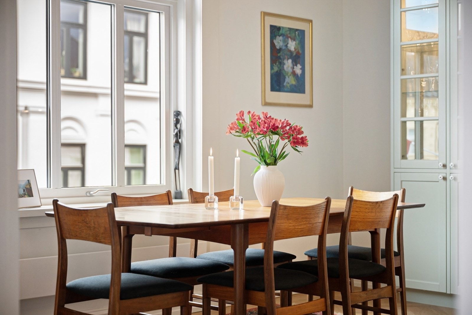 God plass til å dekke opp med langbord. Galleribilde