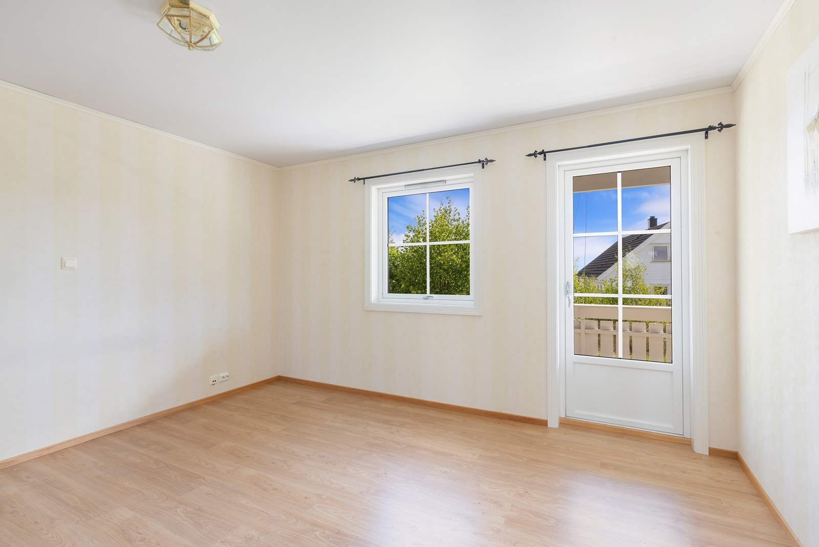Og utgang til veranda. Galleribilde