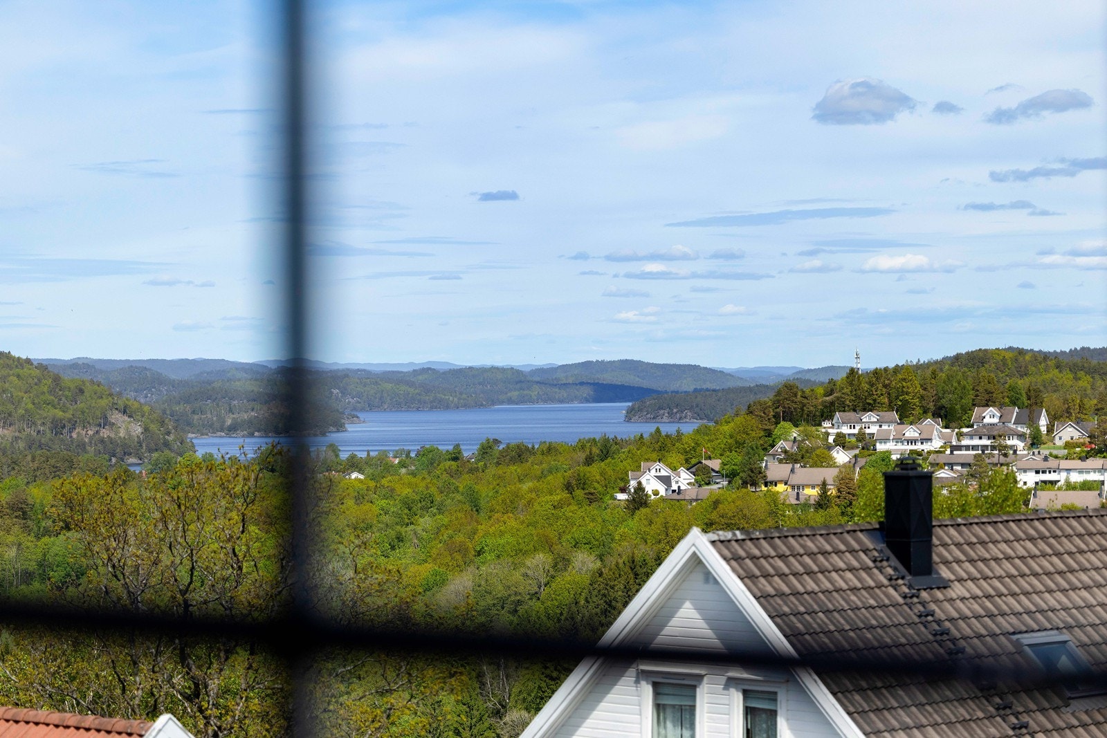 Her er det vidstrakt overblikk over fjellene og helt til Hovdemasta i Vegårshei. Galleribilde