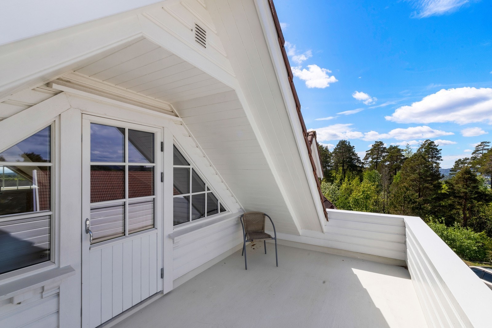 Her kan man kan nyte sol helt til den går ned på kvelden. Galleribilde