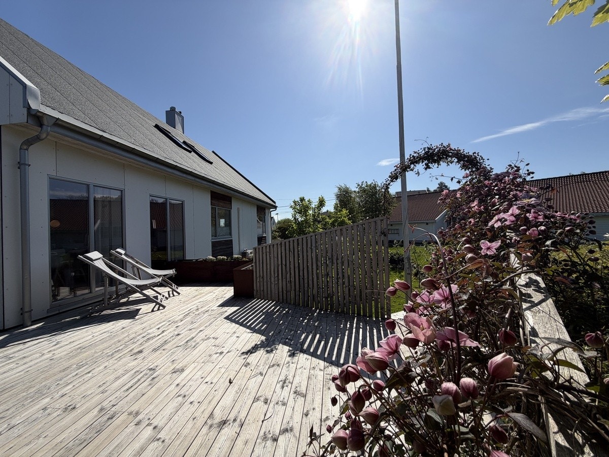 Terrasse med mye sol Galleribilde