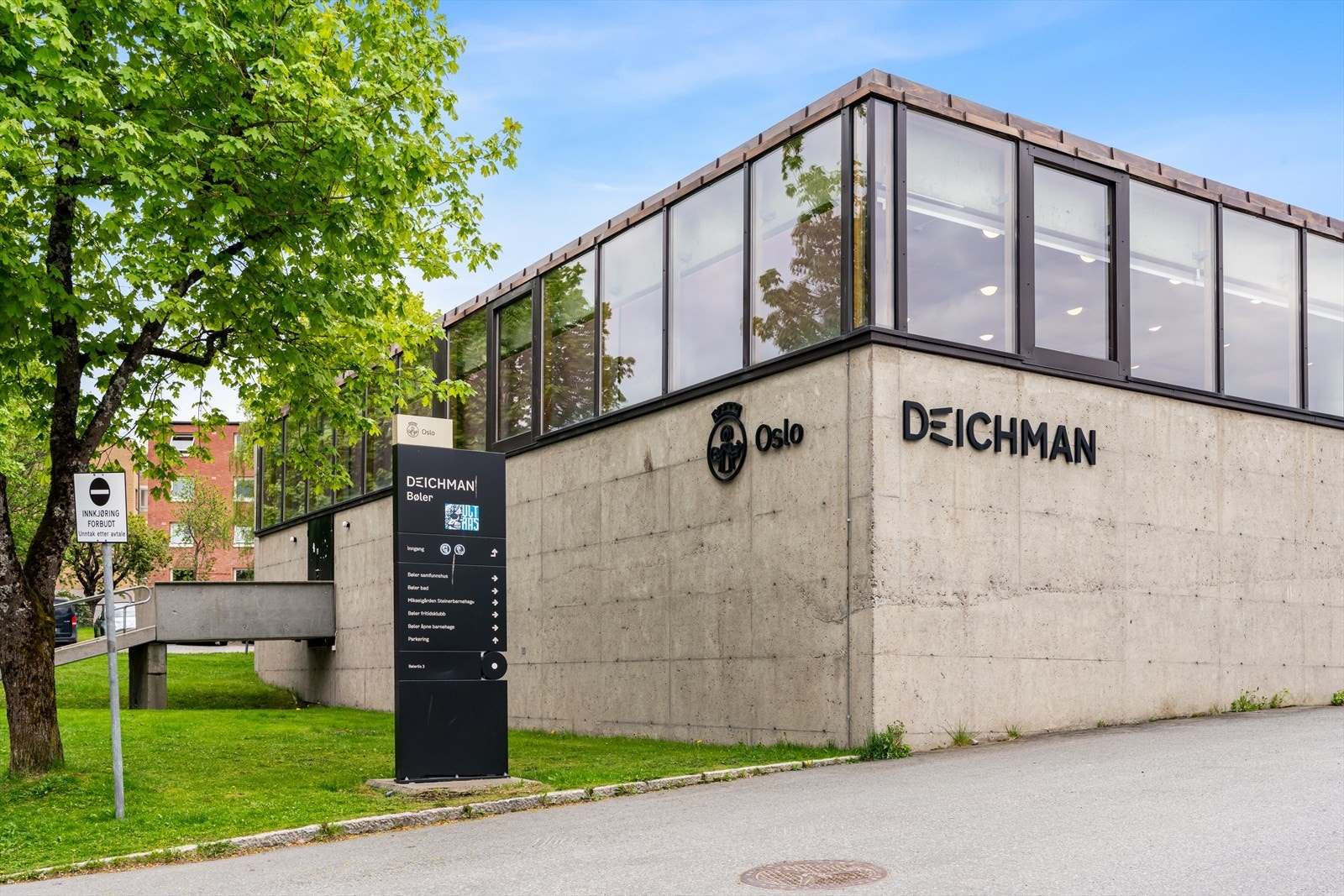 Deichman bibliotek, kun minutter unna boligen. Galleribilde