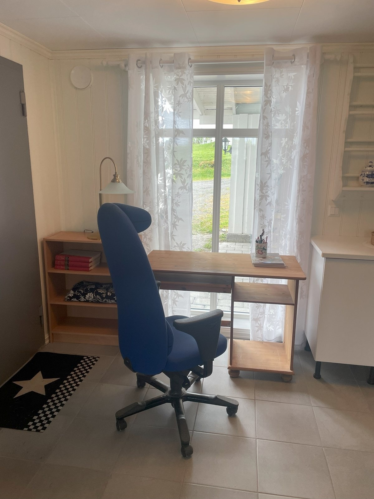 Kontor i sokkeletasje Galleribilde