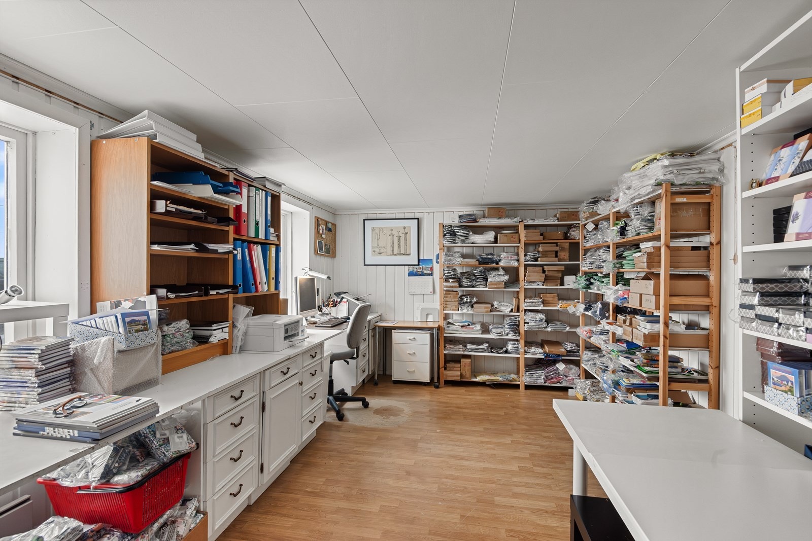 Kontor/ stue i sokkeletasje Galleribilde