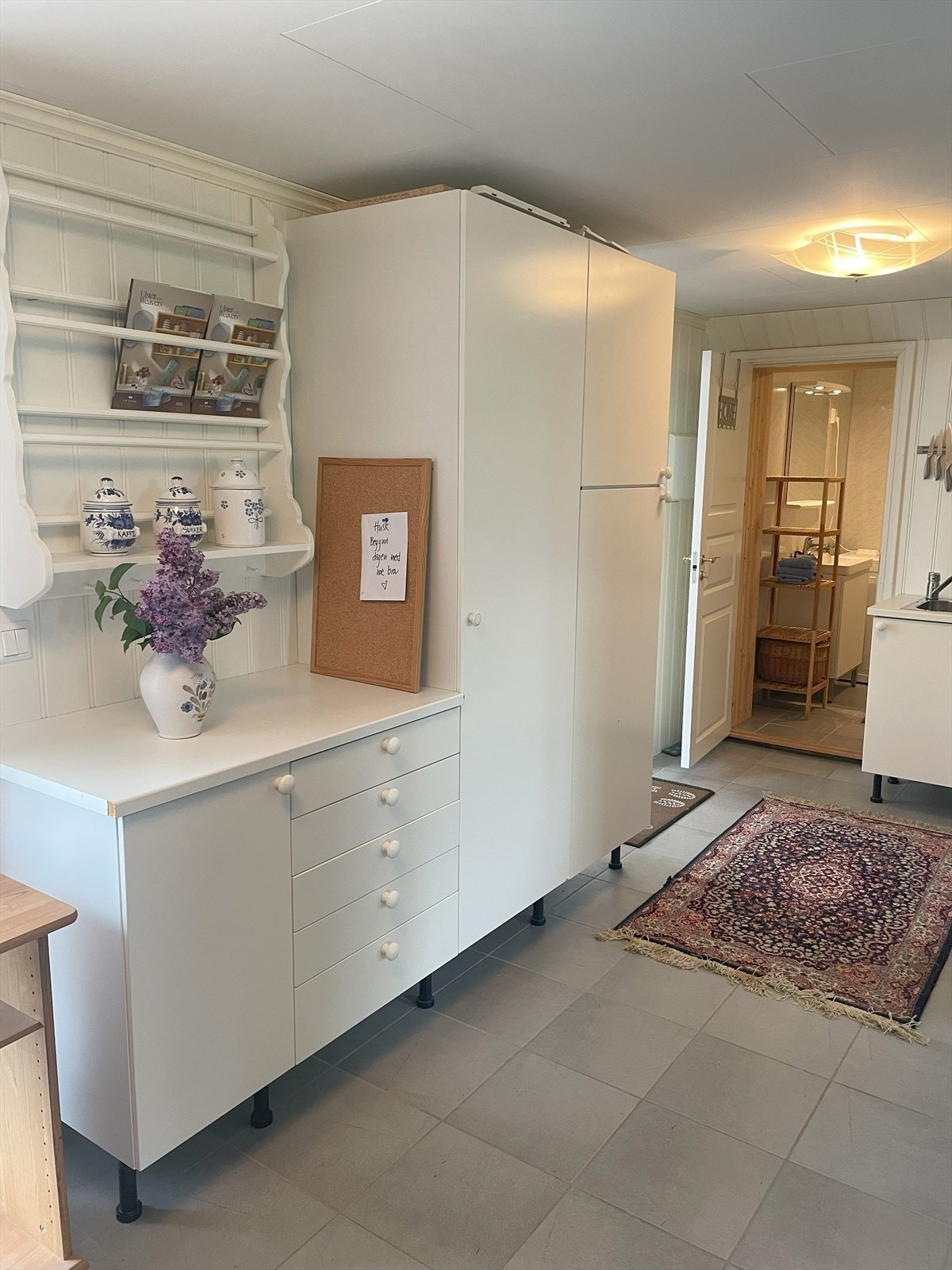 Kjøkken sokkeletasje Galleribilde