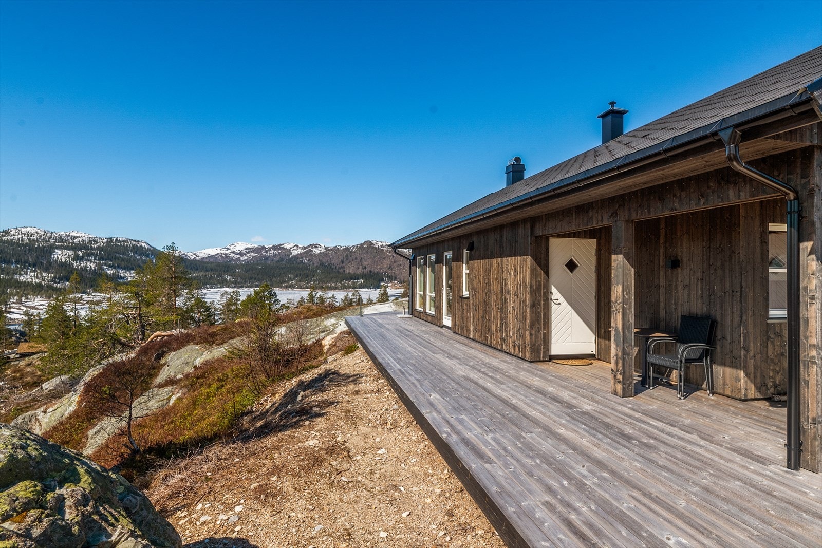 EiendomsMegler1 ved Ann Helen Jamtveit presenterer Bærtjønn 12! Galleribilde